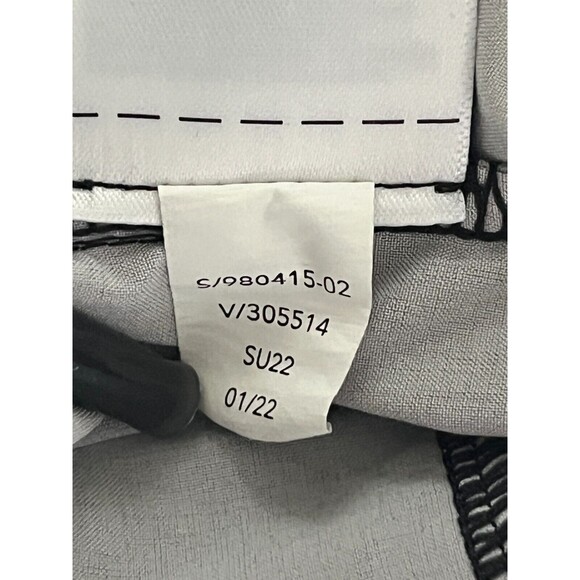 Athleta Brooklyn Floral Print Shorts Size 16 Black Gray Athletic Exercise SPF 50 - Picture 13 of 13